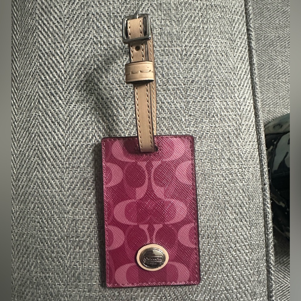 COACH luggage tag